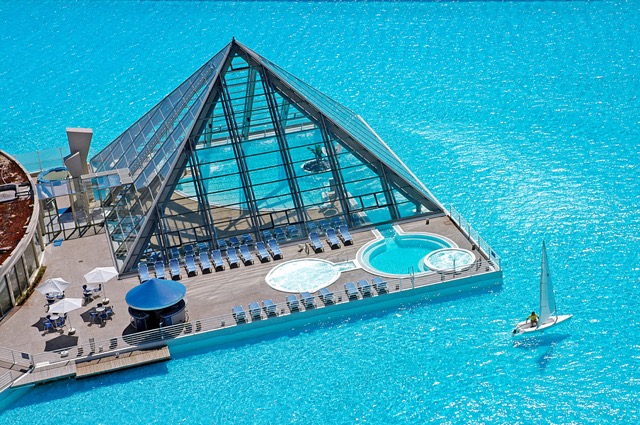 【チリ】長さおよそ１キロ！世界で最も大きい屋外プールがあるホテル