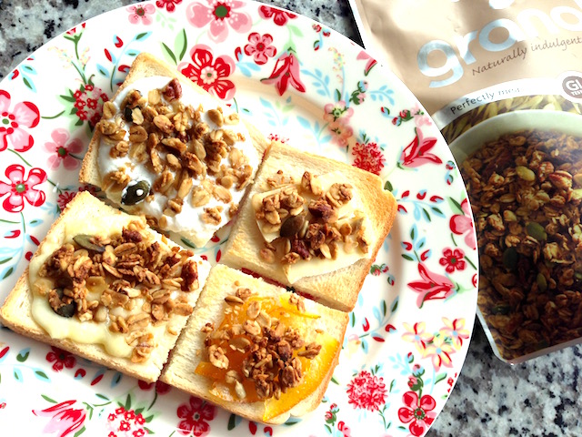 【簡単すぎレシピ】話題のグラノーラトーストのおいしい作り方