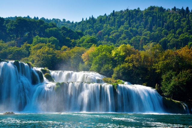 ヨーロッパ一美しい滝で泳いでみませんか？　クルカ国立公園