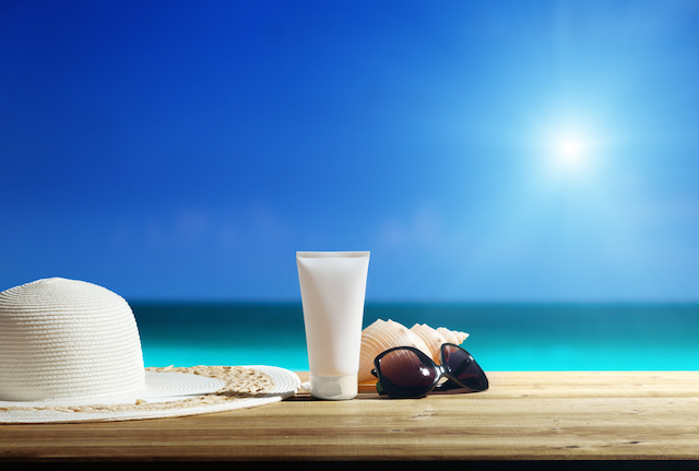 汗でお化粧が崩れる!夏のお悩みをひんやりコスメが解決!
