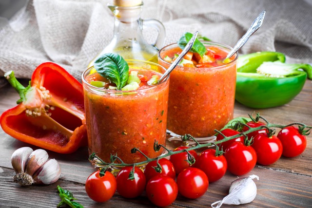 【レシピ】野菜不足の解消にも！ スペイン発トマトの冷製スープ