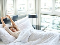 眠気を撃退！ 朝の目覚めを快適にする3つの方法