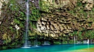 【鹿児島の秘境】話題の名所！エメラルドグリーンの神秘的な滝