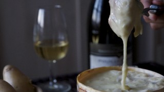 モンドールの季節がやってきた！期間限定のフランスのチーズ