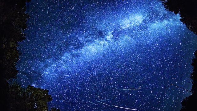 一晩で500個の流れ星！2015年はふたご座流星群を見るベストな年