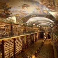 チェコ・プラハにある世界で最も美しい図書館