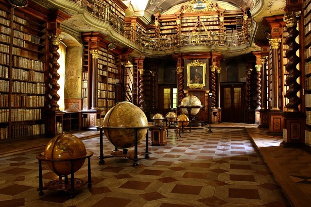 チェコ・プラハにある世界で最も美しい図書館