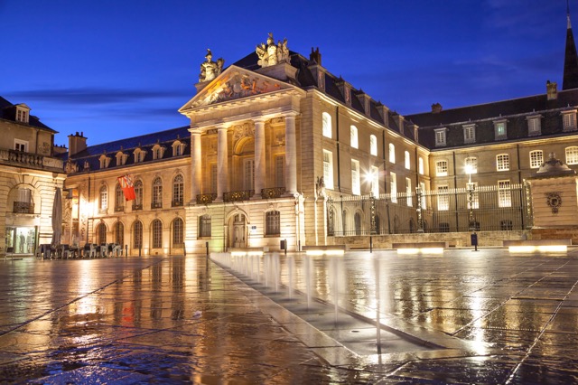 フランスブルゴーニュの首都、歴史とグルメで有名なディジョンの街