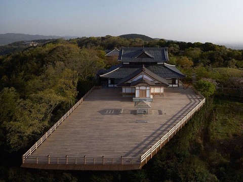 【京都の新名所】ガラスの茶室とパノラマの大舞台のコラボが美しすぎる