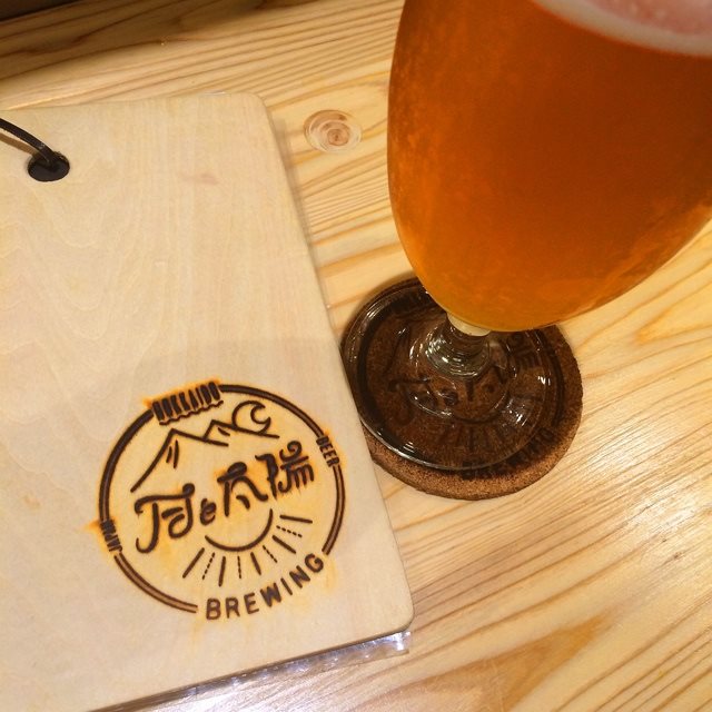 【札幌】自家製スモークウインナーの香りがたまらない！本格ビールのお店
