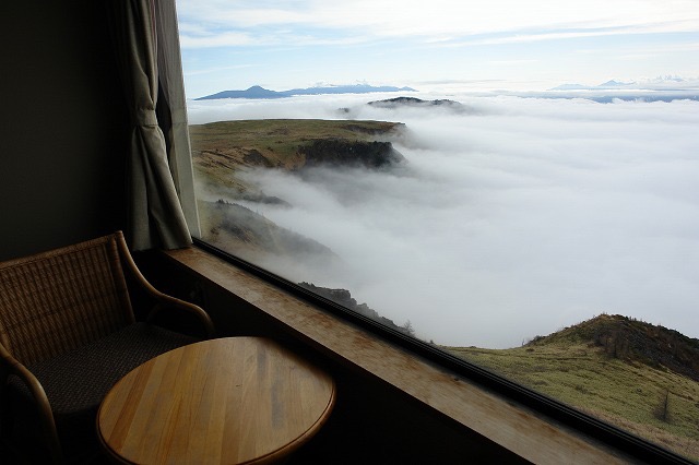 幻想的な雲海が広がる！標高2000mの天空の宿「王ヶ頭ホテル」