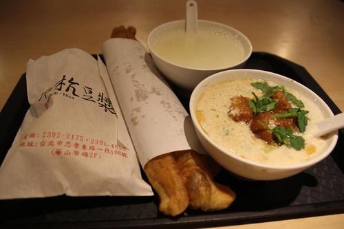 旅で再認識する朝食の大切さ。地元で一番の人気店で「台湾式朝ごはん」