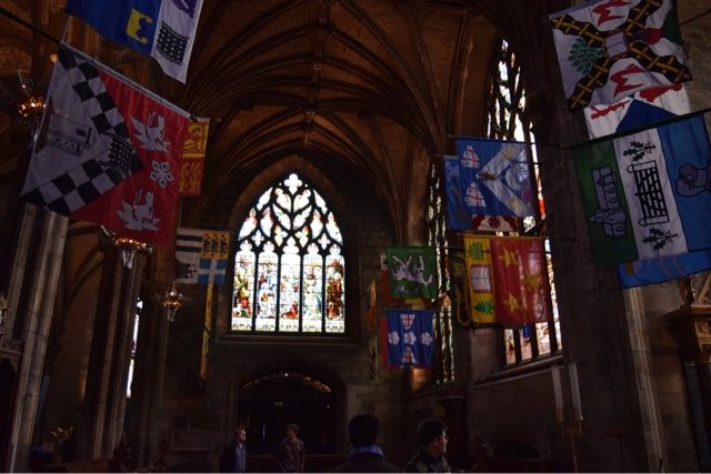 バグパイプ演奏や大聖堂を見学！スコットランドの伝統を満喫する旅