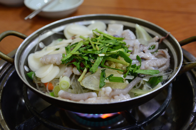 韓国釜山発、旨みたっぷりピリ辛タコ鍋