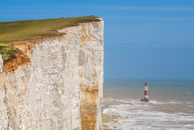 ぞくぞくするほど美しい絶景、イギリスの白亜の断崖絶壁「ビーチー