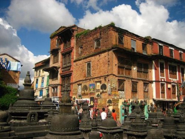 カトマンズの目玉観光スポット。ネパール最古の仏教寺院スワヤンブナート