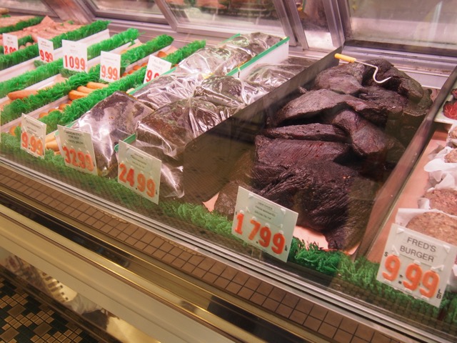 美味しすぎる！スタンフォードショッピングセンターで買える名物「黒肉」って？