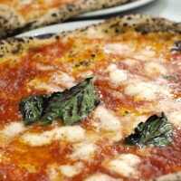 ピザはナポリだけじゃない！イタリアのソールフード「ピザ」は町によってこんなに違う！