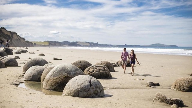 ニュージーランドにある不思議な石「モエラキ・ボルダーズ」