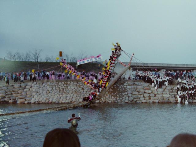 ７年に一度の奇祭！日本三大奇祭のひとつ、御柱祭がいよいよ始まる！！