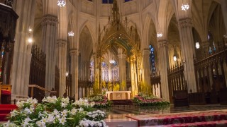 【ニューヨーク】心の重荷を下ろす場所。全米最大の教会　聖パトリック大聖堂（St. Patrick's Cathedral）