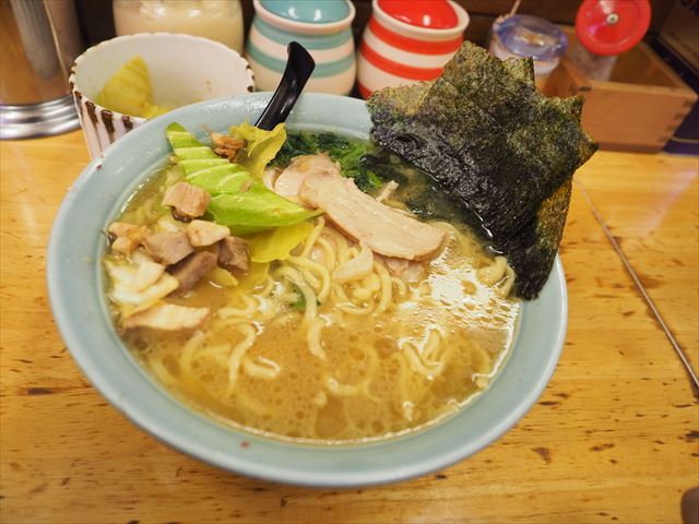 【川崎】サッパリとした豚骨スープに多めの油脂。ラーメン「近藤家」