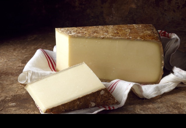 フランス旅行でぜひ食べたい　在住者おすすめのチーズ１０選