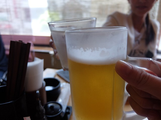 【小田原】プリプリの牡蠣に冷えたビールの最強タッグ！元気いっぱいの人気店