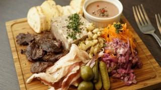 【世界美食紀行】数百種類のオセアニアワインを飲み比べ出来る隠れ家