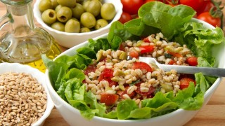 美容に、ダイエットに、定番にしたいイタリアンレシピ「麦のサラダ」