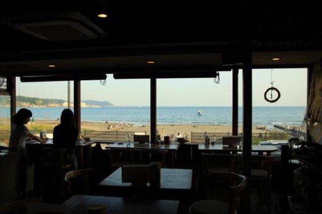 映画にも登場。鎌倉の海が一望できるオーガニックカフェでのんびり