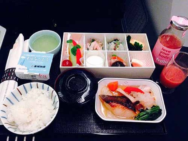 JAL（日本航空）羽田～ホーチミン。満足のいくビジネスクラスと機内食