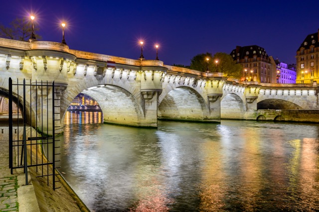 【パリ】セーヌ川に浮かぶ、パリ初の水上ホテル