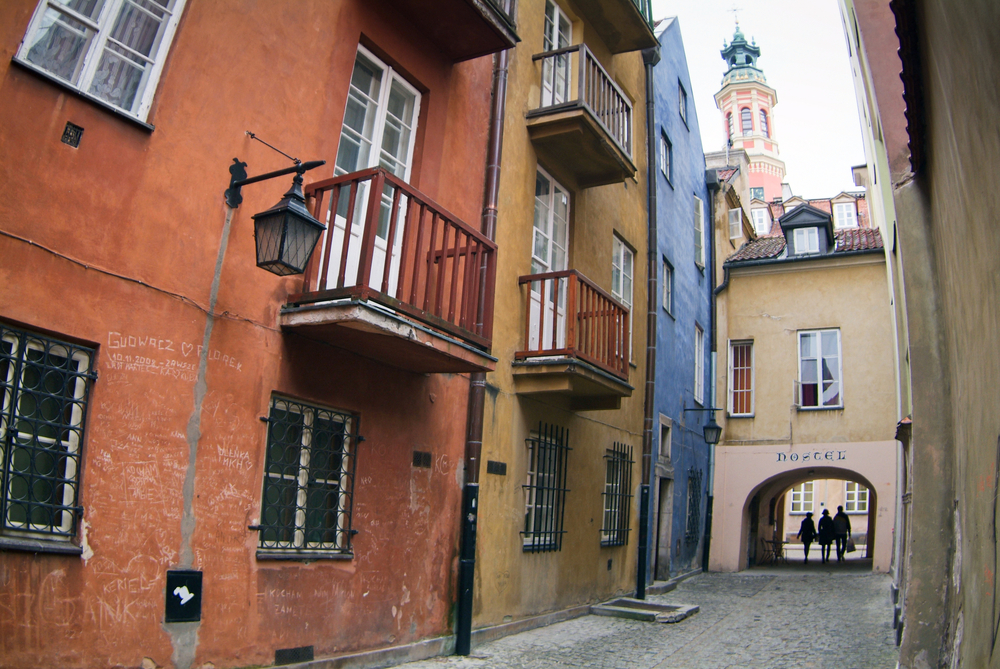 海外一人旅！初心者・女性にもおすすめの国はどこ？／第12 回「ポーランドで中世の街と可愛い陶器に出会う」