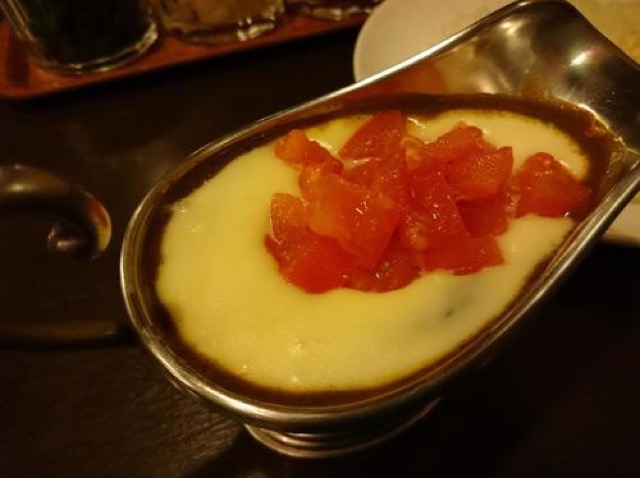 【三田】チーズとトマトの酸味と甘みがマッチ。欧風カレー「ボンナペティ」