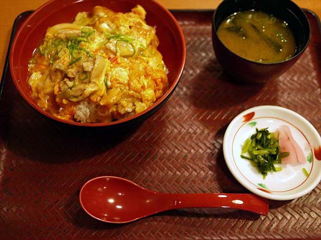 但馬とりの親子丼がうまい！雄琴温泉 あがりゃんせのレストラン「葦の花」