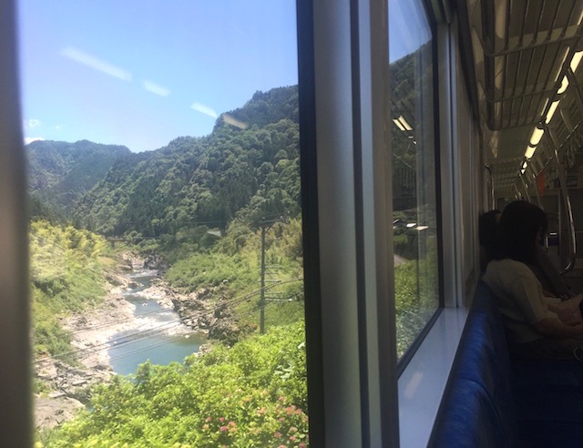 富山から名古屋まで。一泊二日で日本列島を鈍行列車で縦断してみた