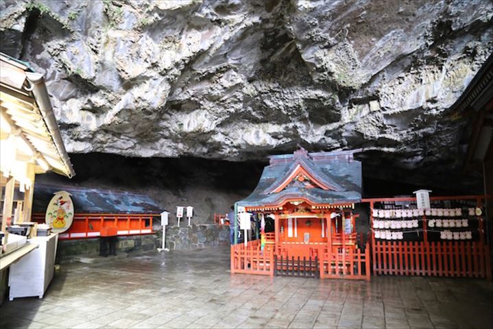 【宮崎のパワースポット】本殿は洞窟の中！神秘的すぎる鵜戸神宮