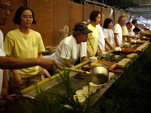 ユネスコの世界遺産「下賀茂神社」で夏の風物詩「みたらし祭」に参加