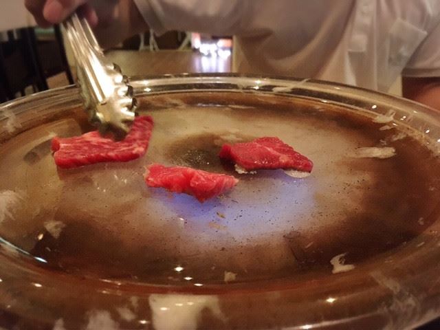 【銀座】水晶板でA５ランクの熟成肉を焼くリッチなお店「ビストロK」
