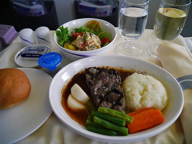 機内食レポート。ビジネスクラスで行くチャイナエアライン「成田～台北」