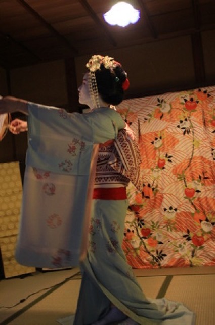 岐阜旅「舞妓さんに逢える町家かふぇ」でお座敷遊びを楽しんでみた