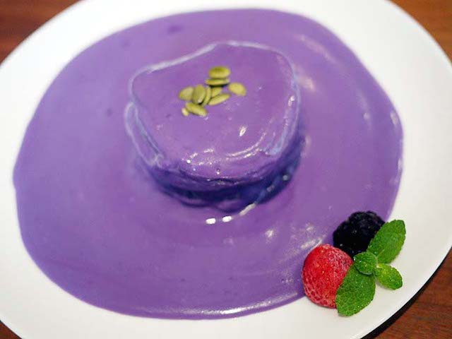 【三軒茶屋】ハワイで人気の紫色のパンケーキ！口の中でとろける驚きの美味しさ！