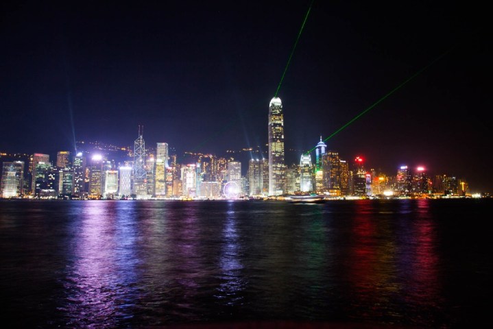 【世界新三大夜景】香港「シンフォニー・オブ・ライツ」をどこから眺める？