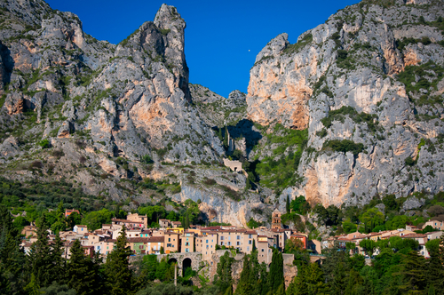 心癒す絶景、一度は行きたい南フランスの可愛い村6選