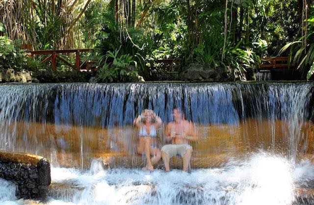 一生に一度は行ってみたい！すべての川が温泉？コスタリカ熱帯雨林にある温泉