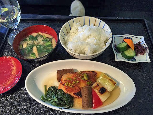 機内食レポート。JAL（日本航空）「羽田～バンコク」ビジネスクラス