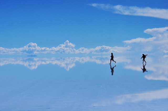 鏡張りのシーズン到来！ウユニ塩湖をもっと楽しむ方法