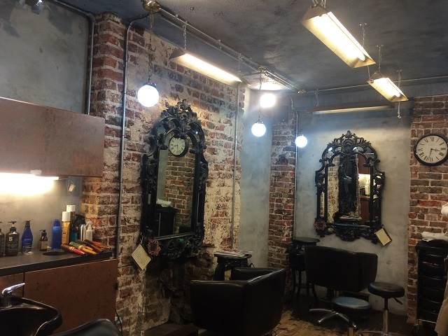 ロンドンの日系美容院で髪を切る