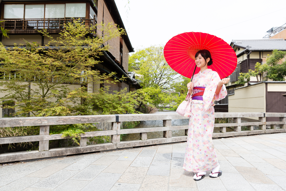 【卒業旅行女子旅 】しっとりと女子力アップ、着物姿で歩く京都の旅